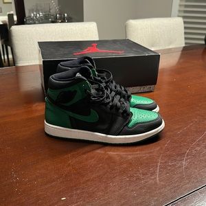 Jordan 1 pine green size 9